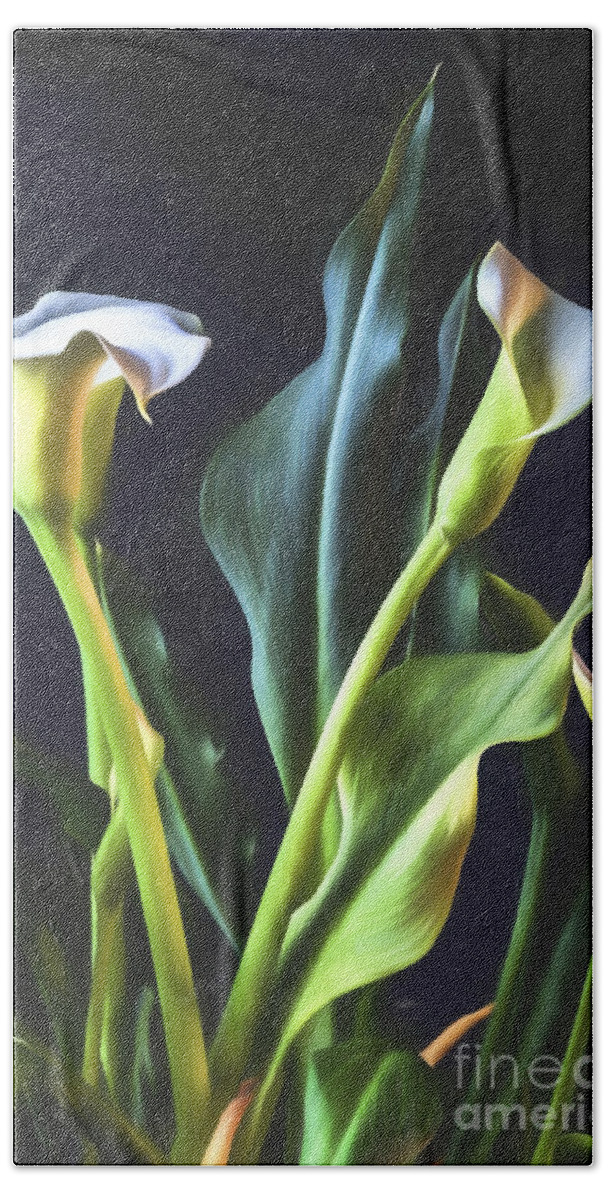 Flower Bath Towel featuring the photograph White Calla Lily Bouquet by Shirley Mangini