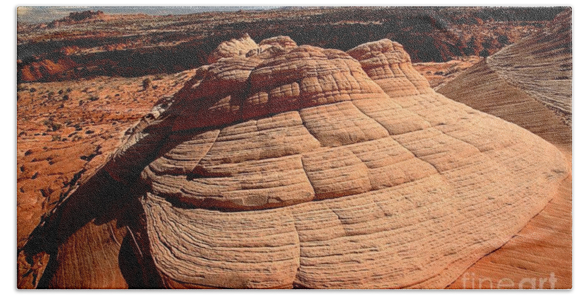 Coyote Buttes Bath Towel featuring the photograph White Sandstone Topping by Adam Jewell