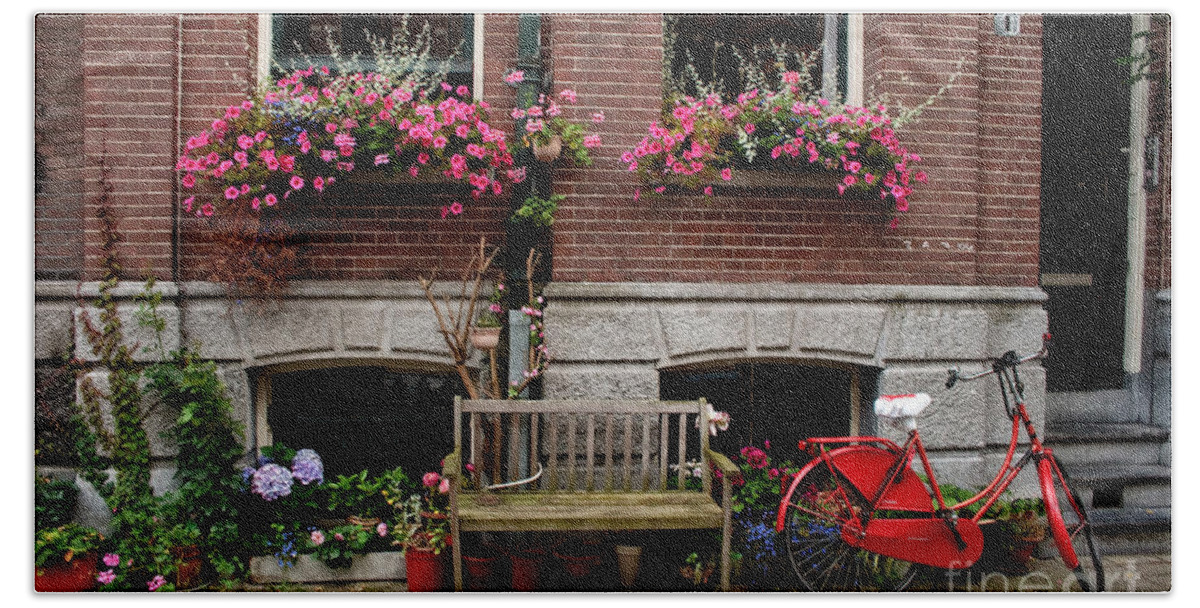 Amsterdam Bath Towel featuring the photograph Window box bicycle and bench -- Amsterdam by Thomas Marchessault