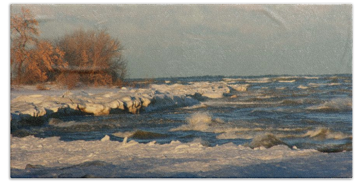 Winter Bath Towel featuring the photograph Winter's Wrath by Susan McMenamin
