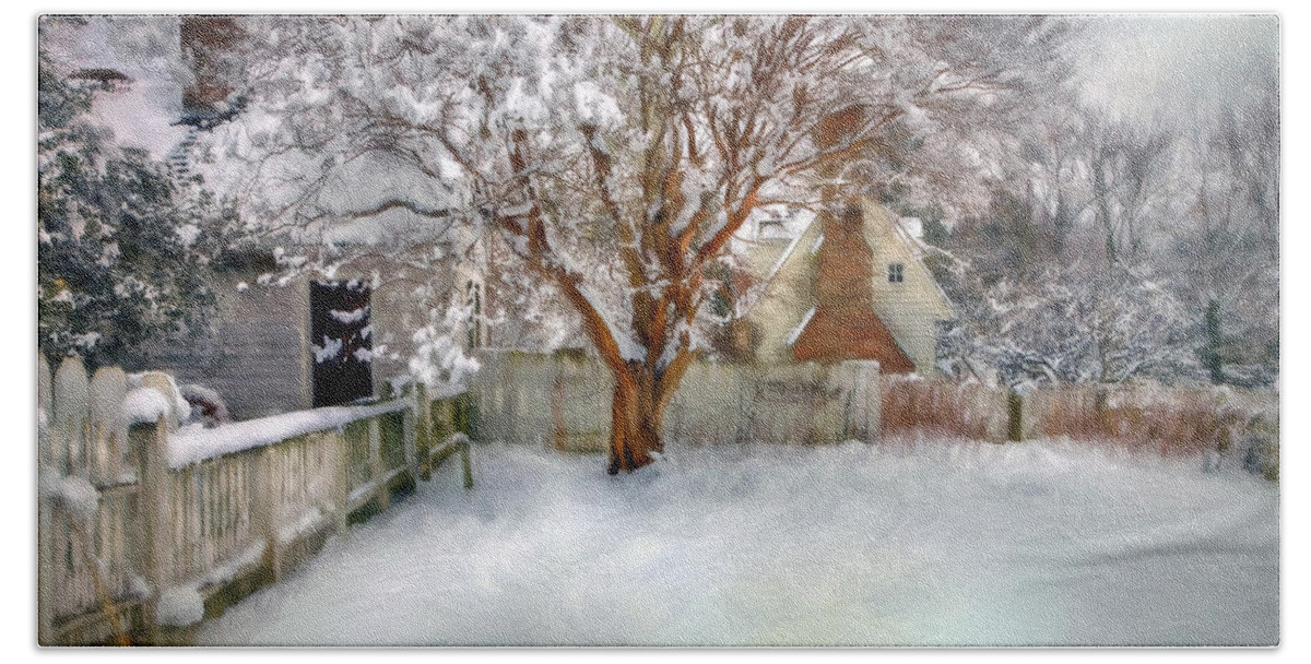 Crepe Myrtle Bath Towel featuring the photograph Wintry Garden by Jerry Gammon