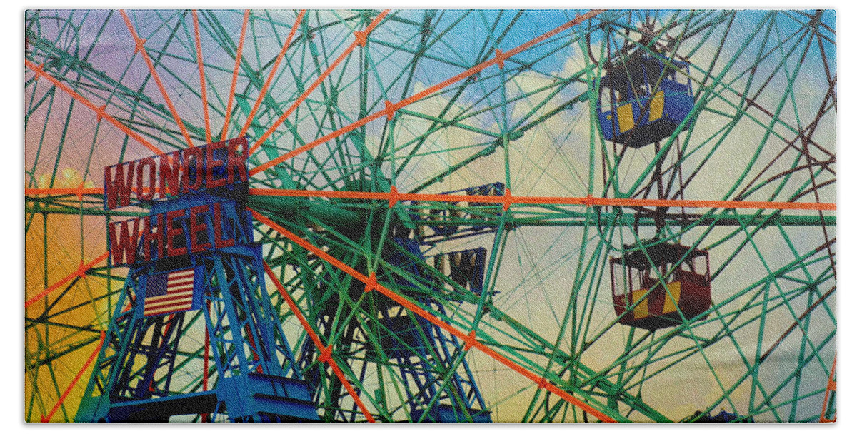 Ferris Wheel Bath Towel featuring the photograph Wonder Wheel by Lilliana Mendez