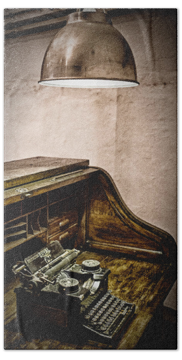 Typewriter Bath Towel featuring the photograph Writers Desk by Nigel R Bell