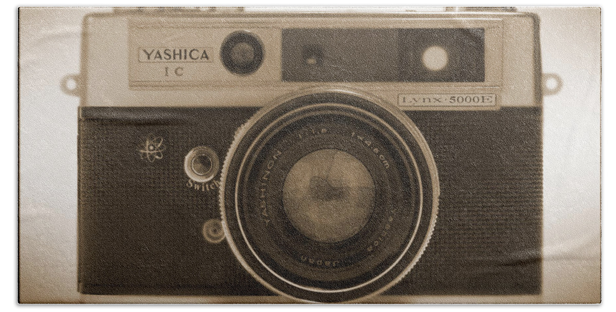 Classic Film Camera Bath Towel featuring the photograph Yashica Lynx 5000E 35mm Camera by Mike McGlothlen