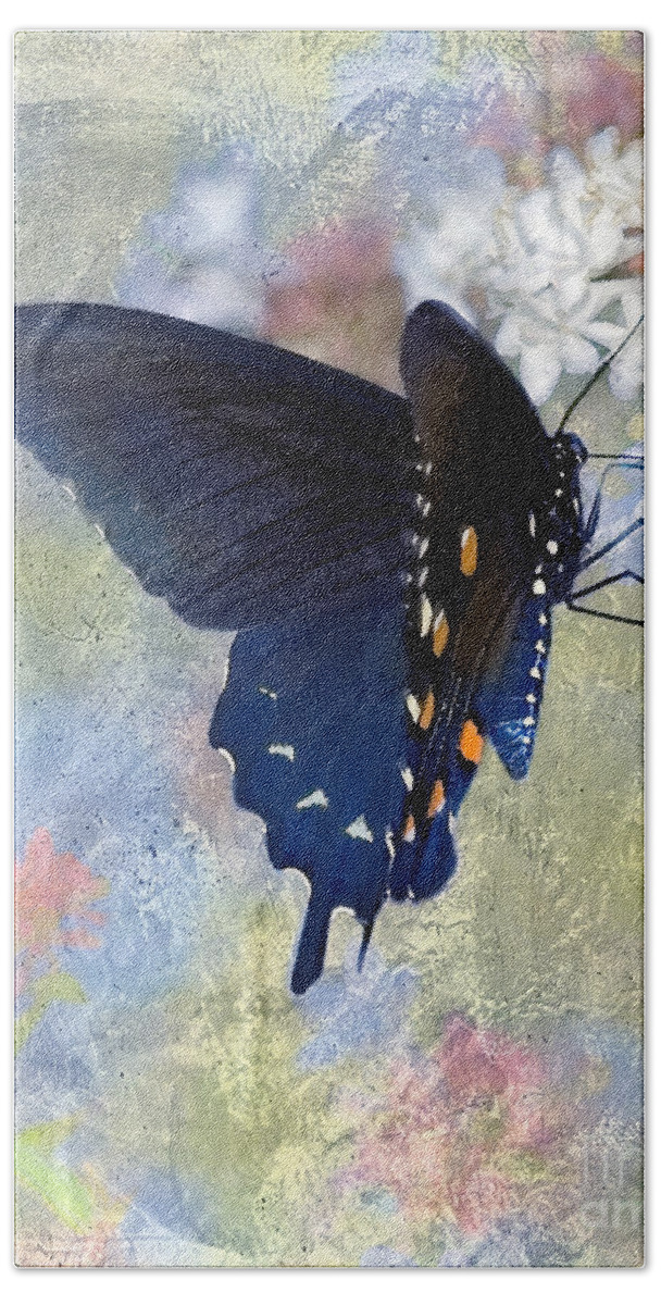 Pipevine Swallowtail Bath Towel featuring the photograph Butterfly Love #1 by Betty LaRue