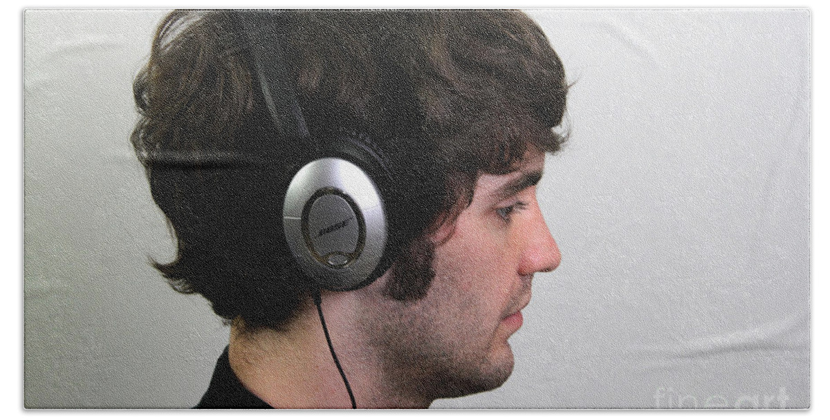 Person Bath Towel featuring the photograph Noise-canceling Headphones #1 by Photo Researchers, Inc.