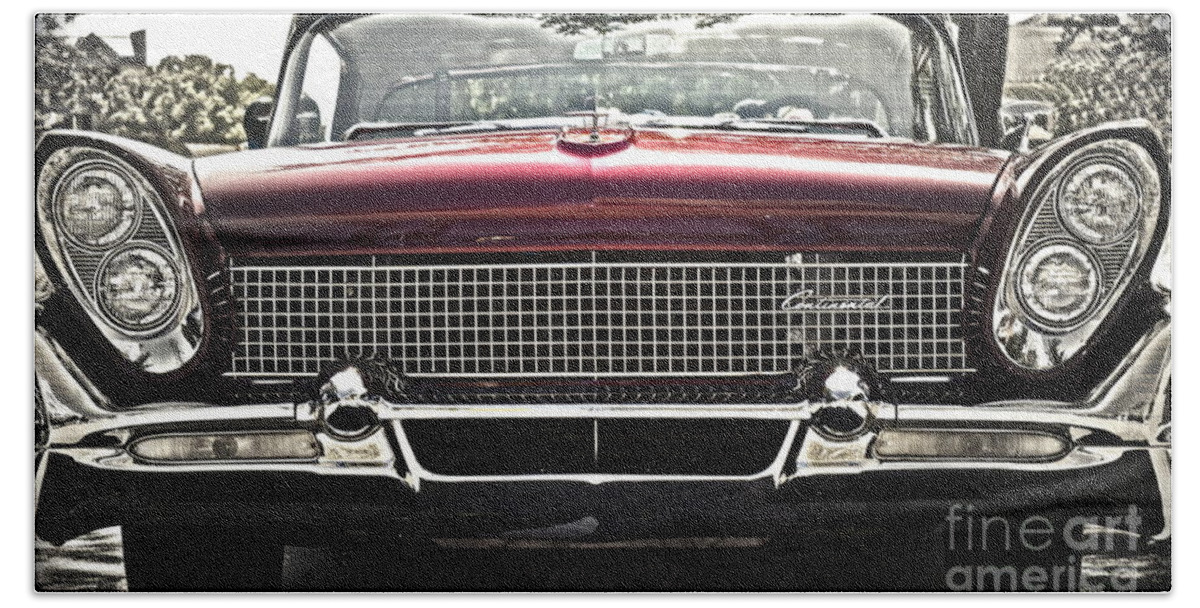 Lincoln Continental Bath Towel featuring the photograph 1958 Lincoln Continental by Gwyn Newcombe
