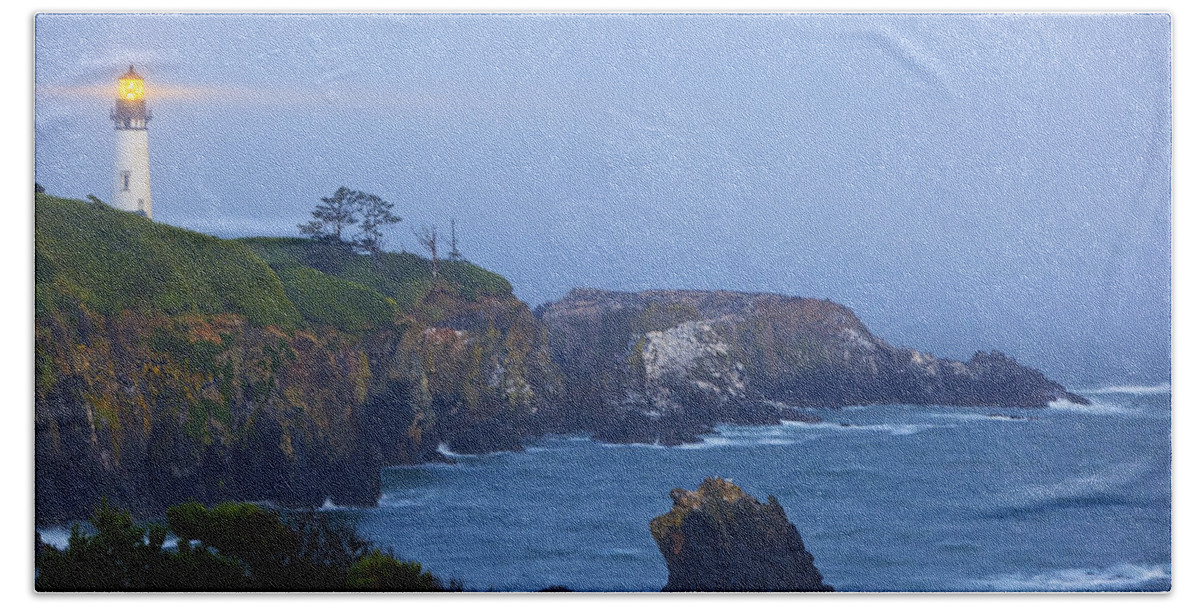 Cape Foulweather Lighthouse Hand Towel featuring the photograph Yaquina Head Lighthouse Newport Oregon #3 by Craig Tuttle