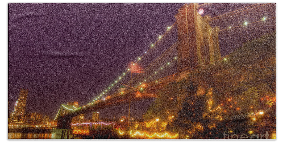 Art Bath Towel featuring the photograph Brooklyn Bridge At Night by Yhun Suarez