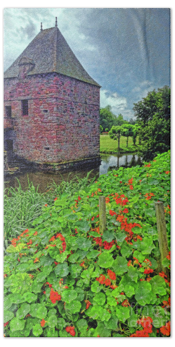 Chateau Bath Towel featuring the photograph Chateau Tower and Nasturtiums by Dave Mills