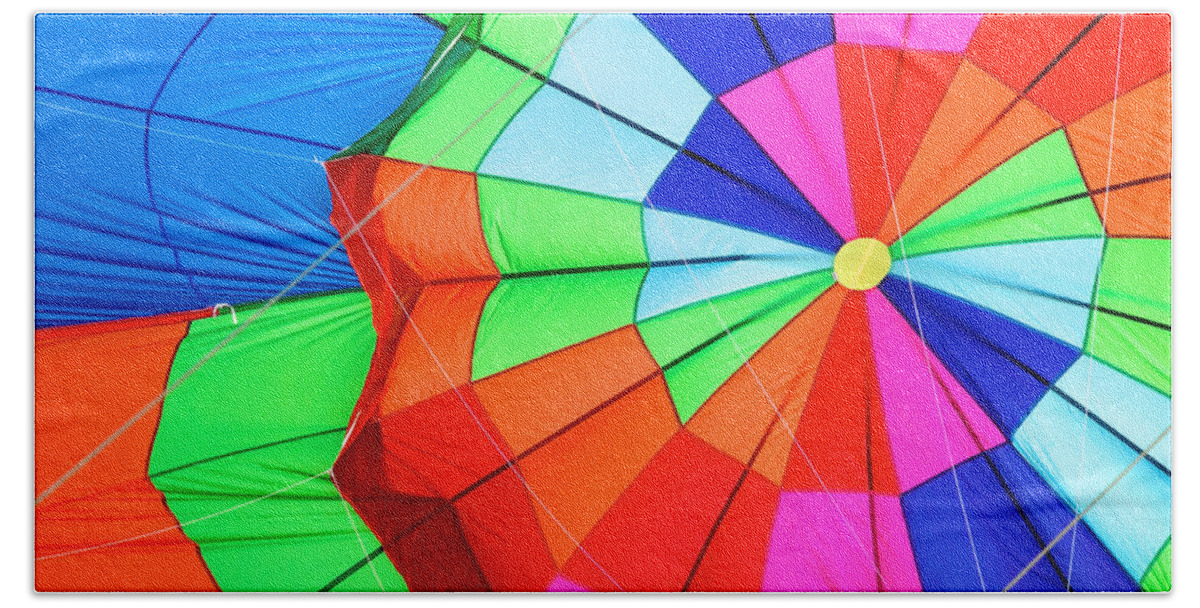 Balloon Bath Towel featuring the photograph Color Wheel by Mark Dodd