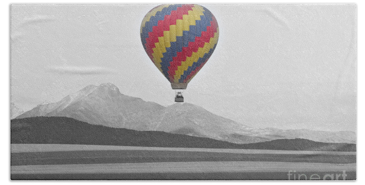 'hot Air Balloon' Bath Towel featuring the photograph Colorful Hot Air Balloon and Longs Peak by James BO Insogna