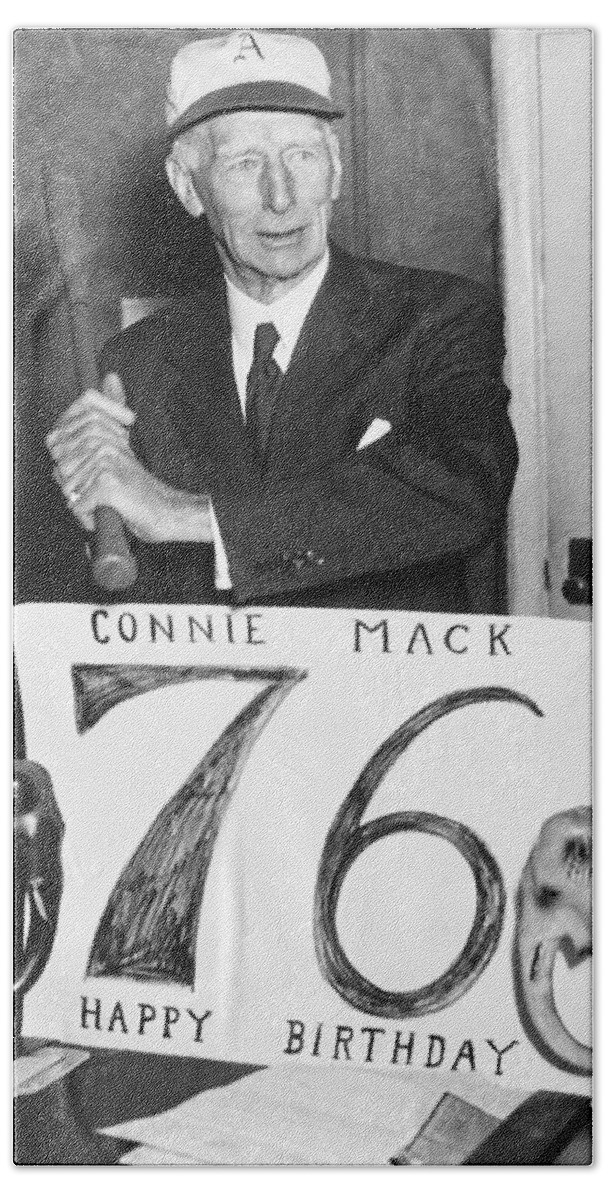 1955 Bath Towel featuring the photograph Connie Mack (1862-1956) by Granger