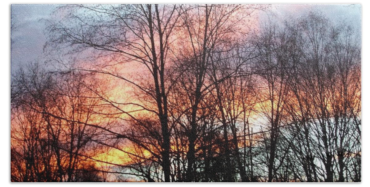 Sunset Bath Towel featuring the photograph Fire In The Sky by Kim Galluzzo Wozniak