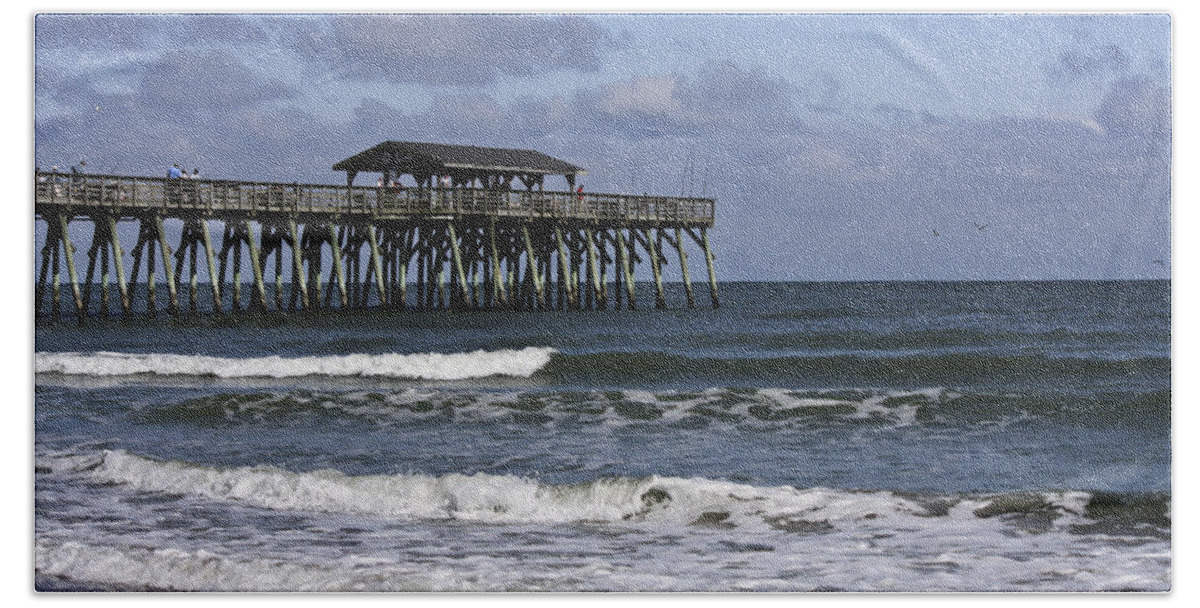 Sunlight Bath Towel featuring the photograph Fishing on the Pier by Teresa Mucha