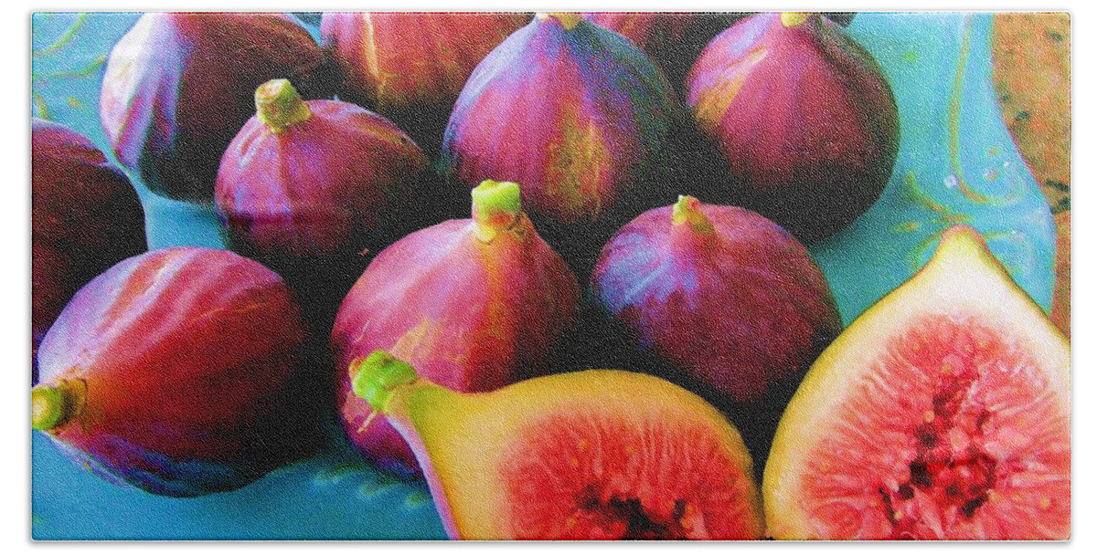 Fruit Bath Towel featuring the photograph Fruit - Jersey Figs - Harvest by Susan Carella