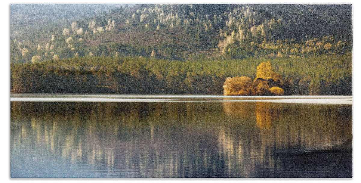Scotland Bath Towel featuring the photograph Highland reflections by Dorit Fuhg