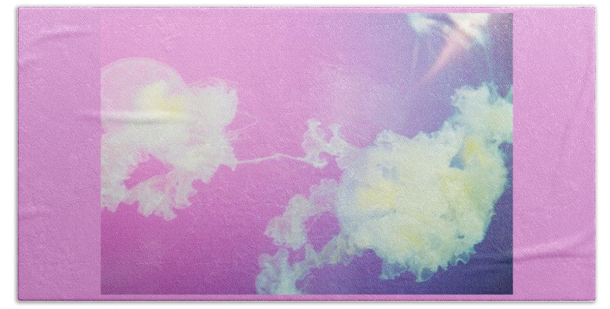 Jellyfish Bath Towel featuring the photograph Jellyfish 2 by Samantha Lusby