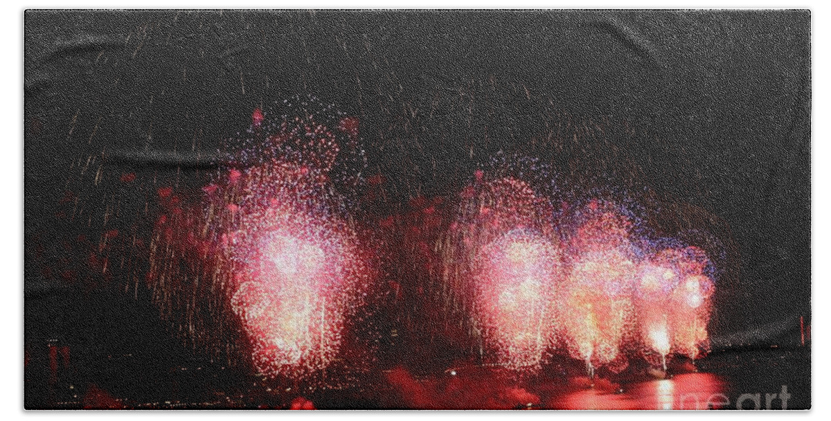 New York City Bath Towel featuring the photograph Macy's Fireworks On The Hudson by Living Color Photography Lorraine Lynch