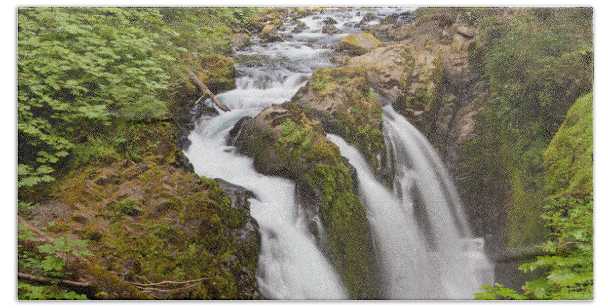 Adventure Bath Towel featuring the photograph Nature's Majesty II by Heidi Smith