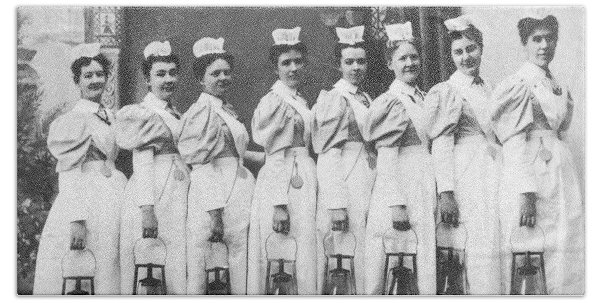 History Hand Towel featuring the photograph Nurses On Night Rounds 1899 by Science Source