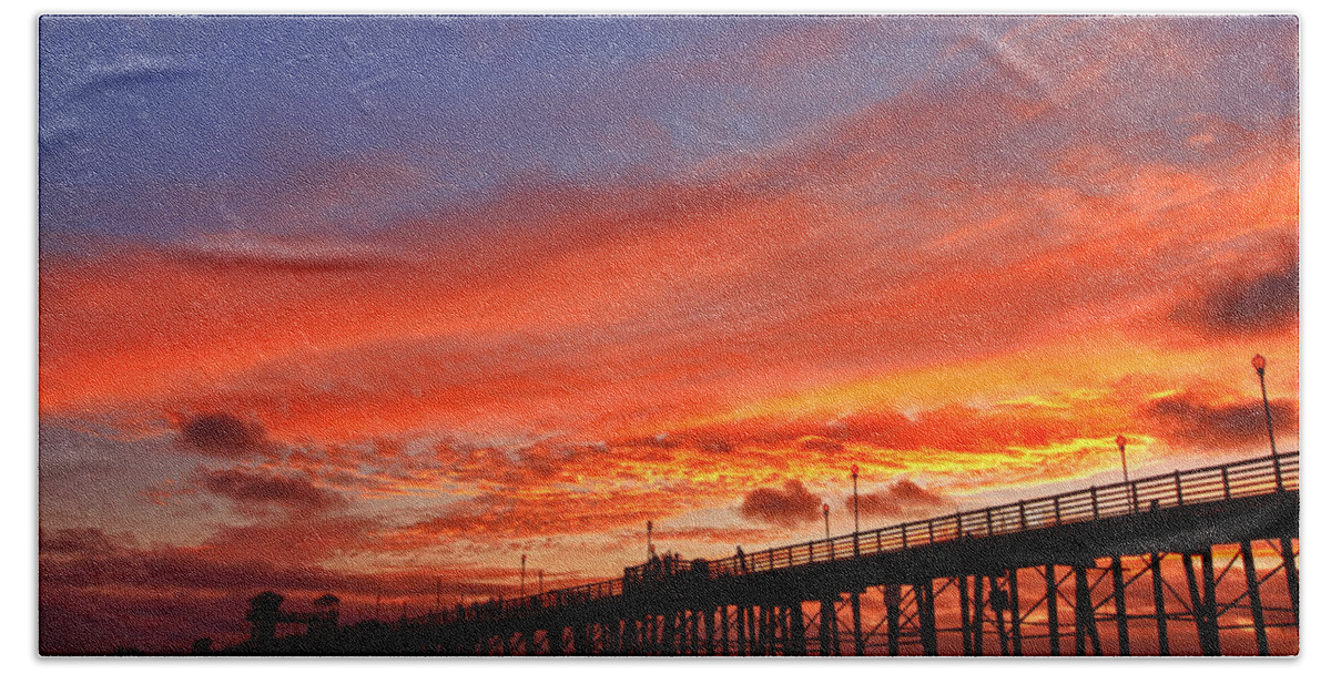 Sunset Bath Towel featuring the photograph Oceanside Pier Sunset by Larry Marshall