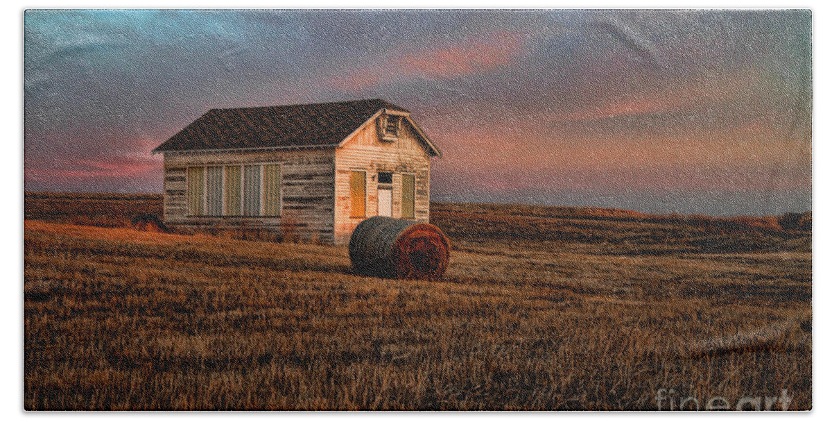 Sunrise Bath Towel featuring the photograph Old Prairie School at Sunrise by Edward R Wisell