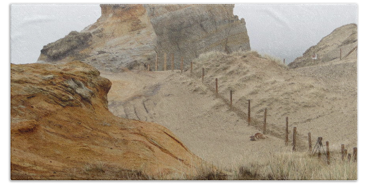 Sand Dunes Bath Towel featuring the photograph Oregon Sand Dunes by Athena Mckinzie