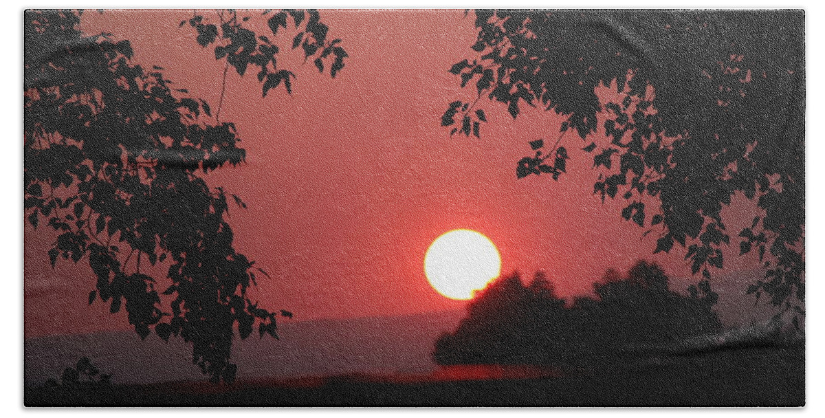 Sunset Bath Towel featuring the photograph Oregon Sunset by Jo Sheehan