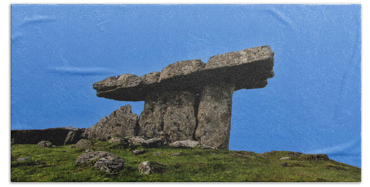 Poulnabrone Bath Towel featuring the photograph Poulnabrone Dolmen by David Gleeson