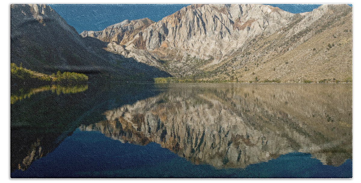 Sierra Nevada Bath Towel featuring the photograph Reflections on Convict Lake by Greg Nyquist