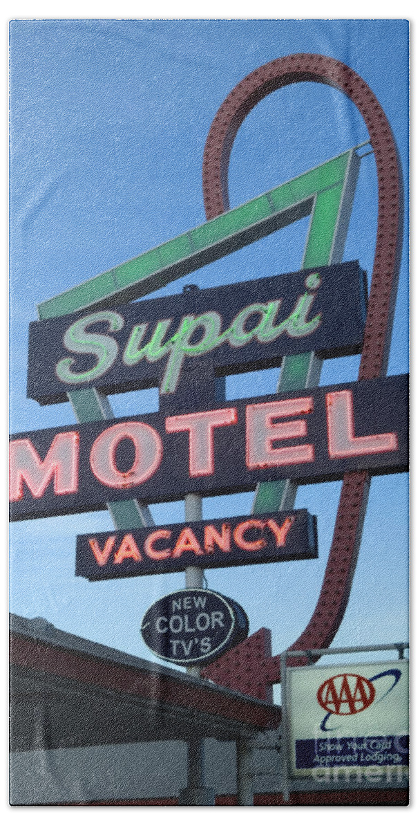 Flames Bath Towel featuring the photograph Route 66 Supai Motel by Bob Christopher