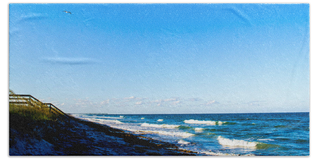 Ocean Bath Towel featuring the photograph Sea Weed by Shannon Harrington