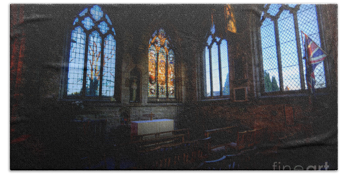 Yhun Suarez Bath Towel featuring the photograph St Andrew's Church - Bye-Altar by Yhun Suarez