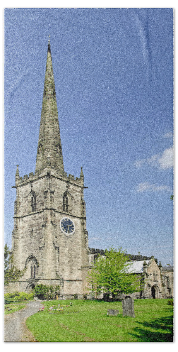 Derbyshire Bath Towel featuring the photograph St Wystan's Church - Repton by Rod Johnson
