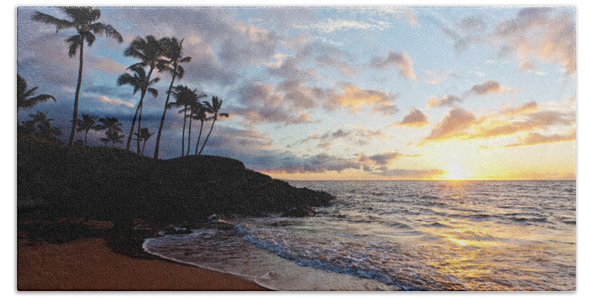 Beach Bath Towel featuring the photograph Sunset at Ulua Beach by David Olsen