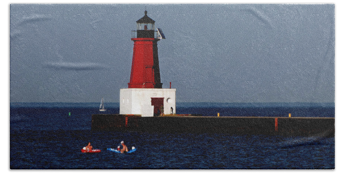 Landscapes Bath Towel featuring the photograph Swimmers At The Lighthouse by Ms Judi