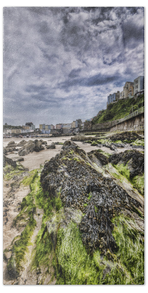 Tenby Pembrokeshire Bath Towel featuring the photograph Tenby Rocks 4 by Steve Purnell