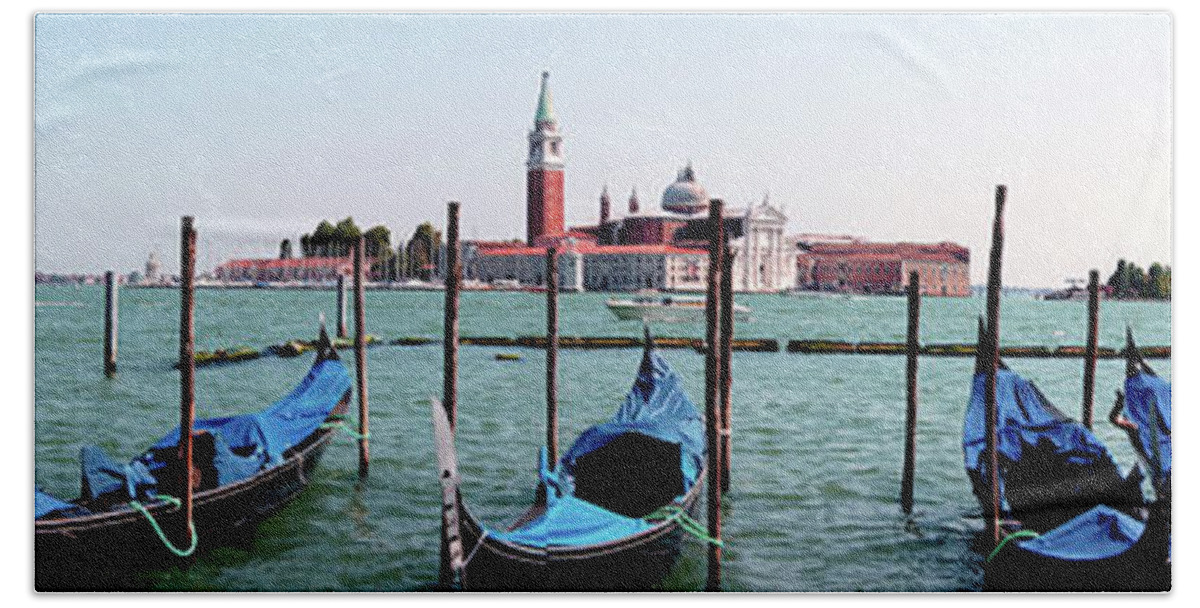 Venice Hand Towel featuring the photograph Venenzia by La Dolce Vita