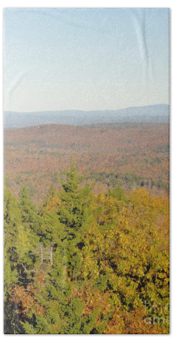 Vermont Hand Towel featuring the photograph Vermont in Fall 4 by Meandering Photography
