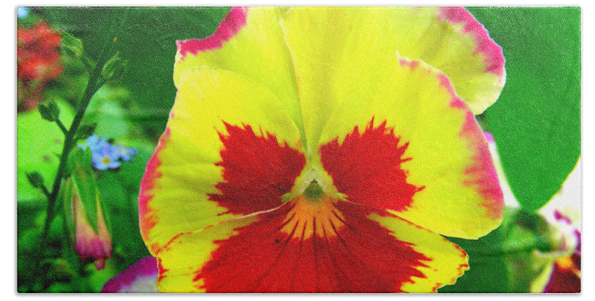 Floral Bath Towel featuring the photograph YellowRed by Mark Gilman
