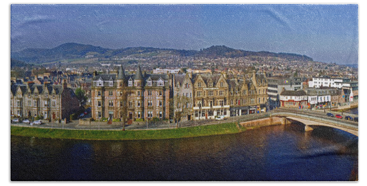 Inverness Hand Towel featuring the photograph Inverness by Joe Macrae