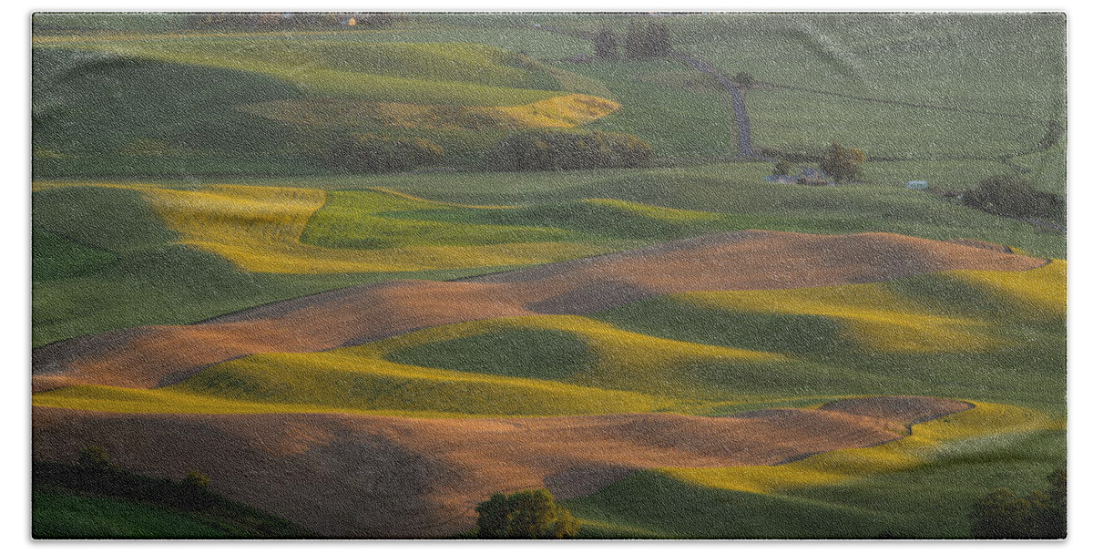 Barns Hand Towel featuring the photograph Steptoe Butte 10 by Tracy Knauer