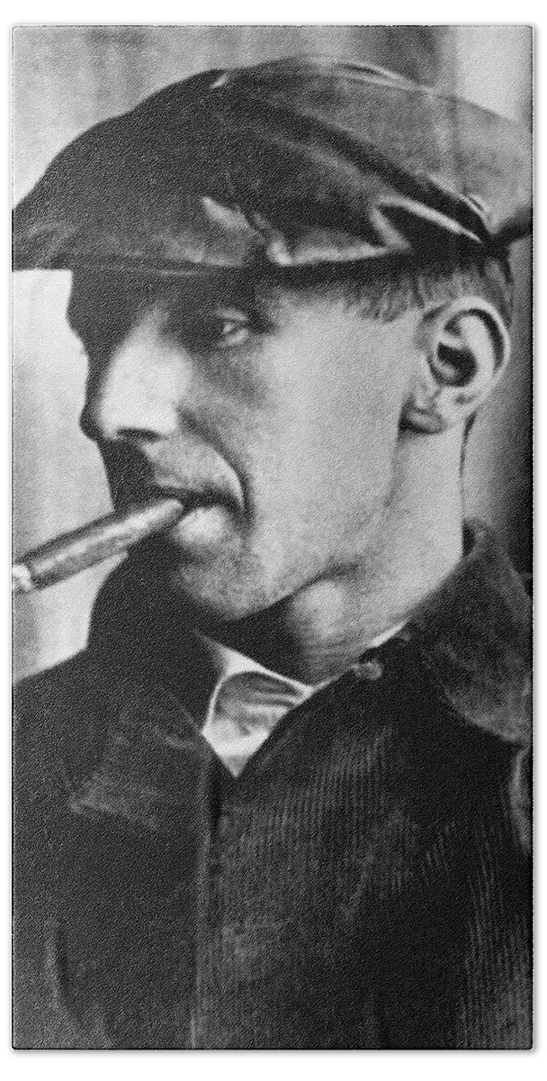 1935 Hand Towel featuring the photograph Bertolt Brecht (1898-1956) #1 by Granger