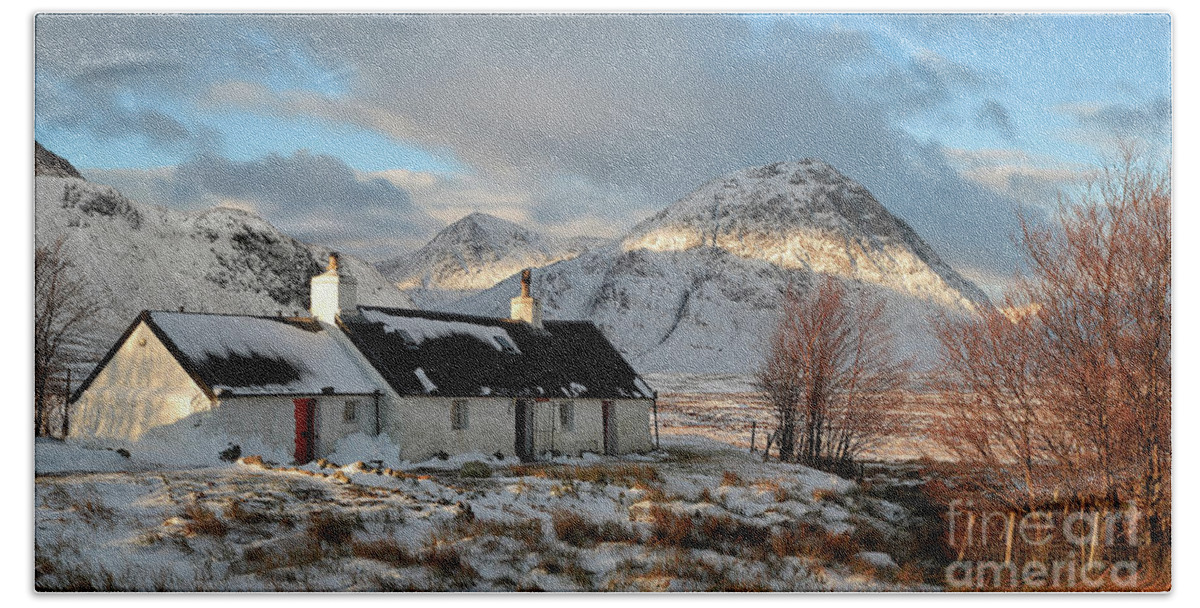 Blackrock Cottage Hand Towel featuring the photograph Blackrock Cottage in Winter #1 by Maria Gaellman