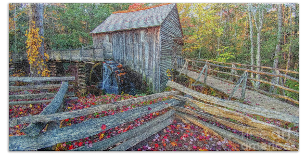 Autumn Hand Towel featuring the photograph Cable Mill by Geraldine DeBoer