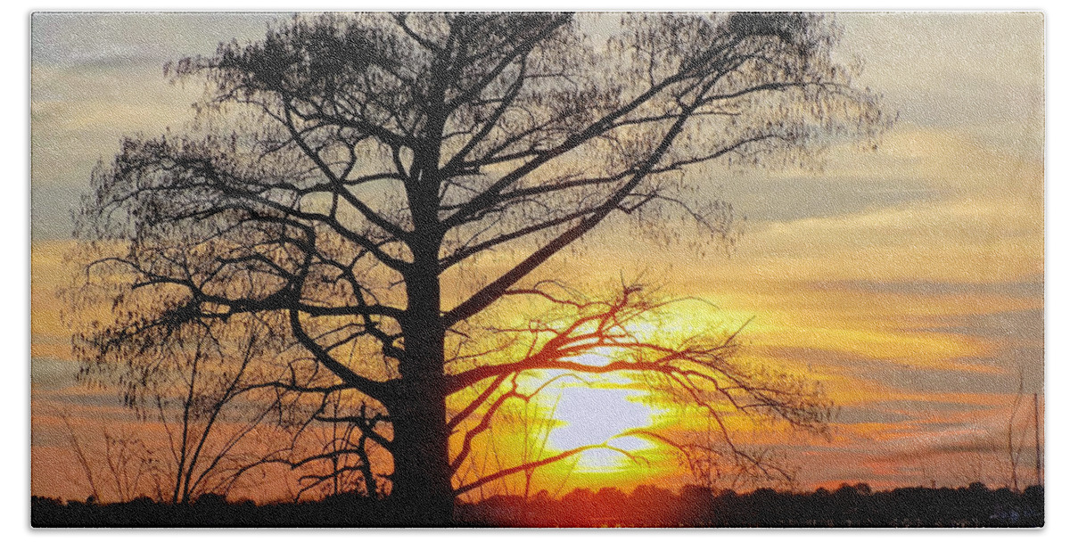 Victor Montgomery Bath Towel featuring the photograph Carolina Sunset #1 by Vic Montgomery