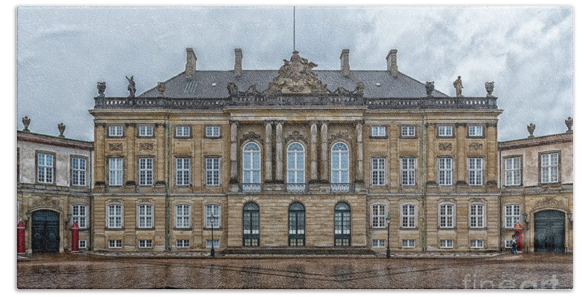 Copenhagen Bath Towel featuring the photograph Copenhagen Amalienborg Palace #1 by Antony McAulay