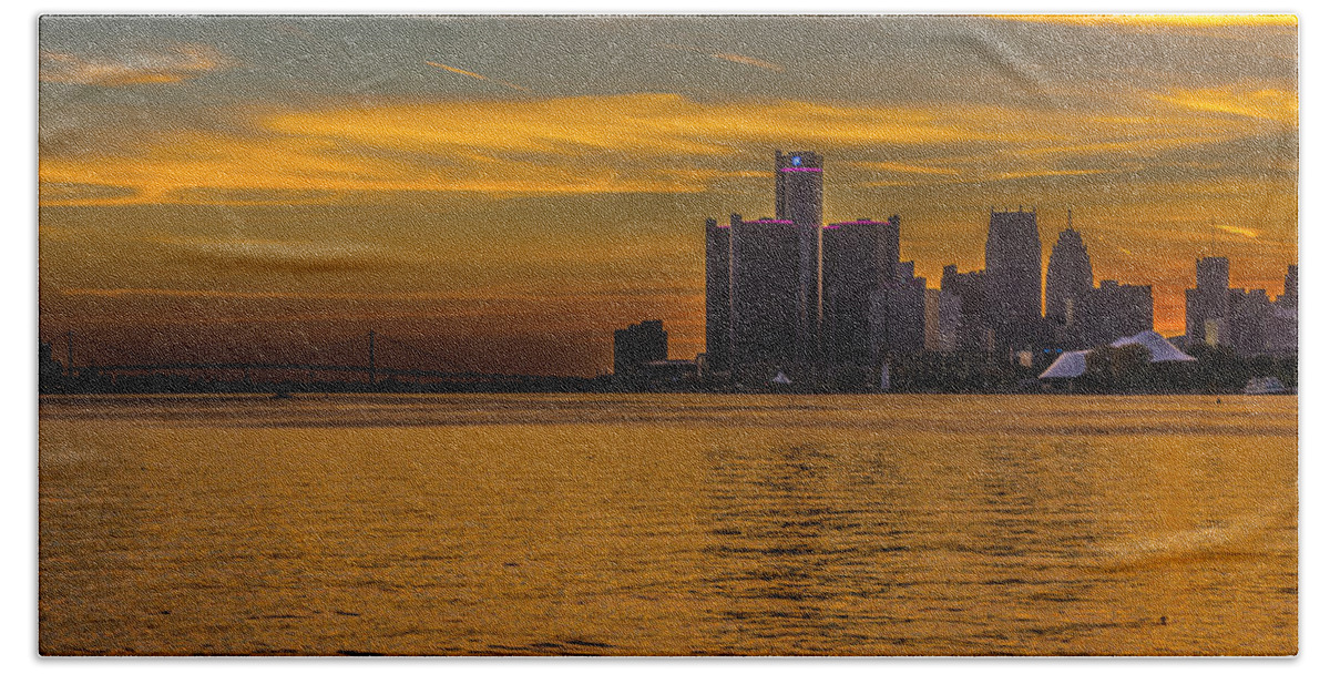 Detroit Hand Towel featuring the photograph Detroit Sunset #2 by Pravin Sitaraman