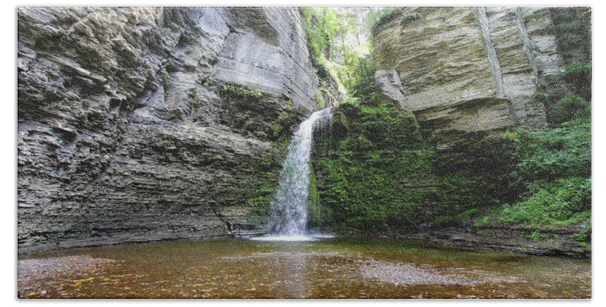 Waterfalls Hand Towel featuring the photograph Eagle Cliff Falls in NY by Trina Ansel